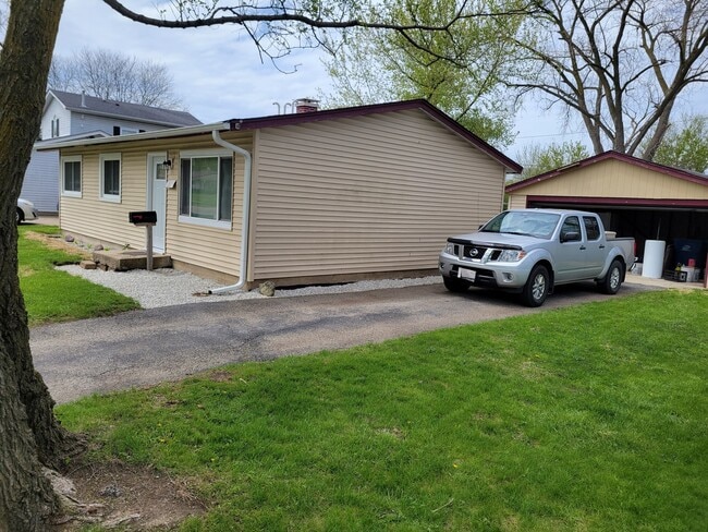 36348 N Edgewood Dr in Gurnee, IL - Building Photo - Building Photo