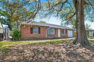 3927 Prudence Dr in Houston, TX - Building Photo - Building Photo