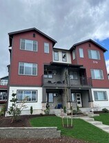 379 E Park St, Unit C2 in North Bend, WA - Building Photo