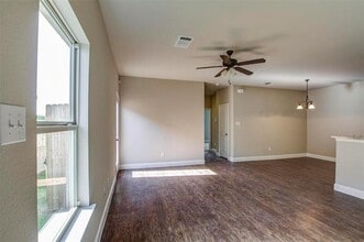 493 Canvas Ct in Crowley, TX - Building Photo - Building Photo