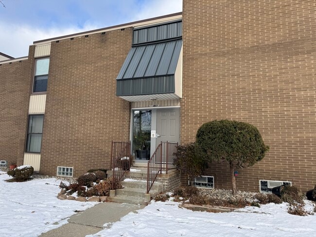 property at 27 Dickinson St