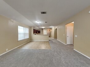 152 E Kirnwood Dr in Dallas, TX - Foto de edificio - Building Photo