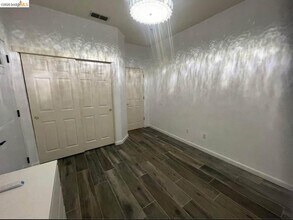 1089 Somersby Way in Brentwood, CA - Building Photo - Building Photo