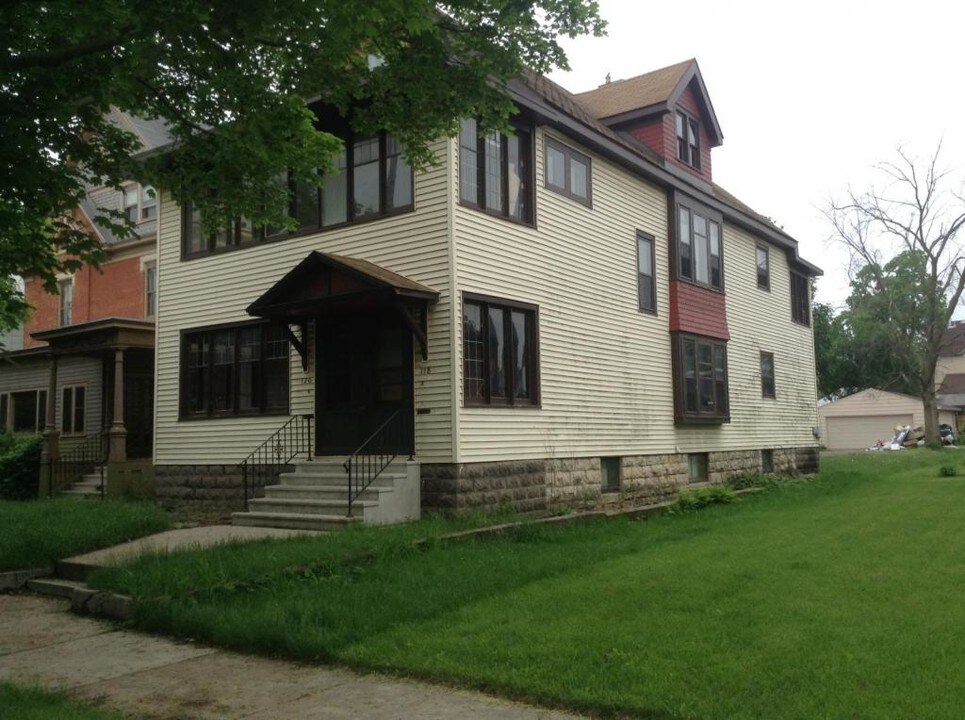 118 10th St in La crosse, WI - Building Photo