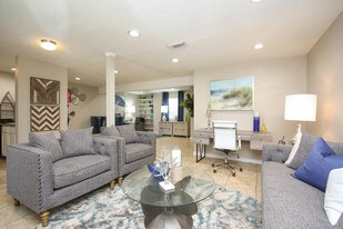 Banyan Bay Apartment Homes in Dickinson, TX - Building Photo