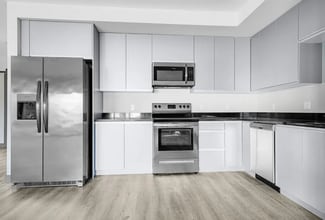7040 Woodman Ave in Los Angeles, CA - Building Photo - Building Photo