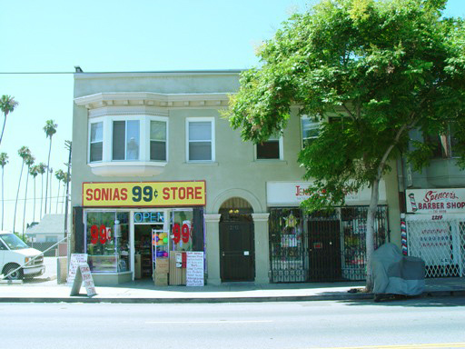 2210 W Jefferson Blvd in Los Angeles, CA - Building Photo