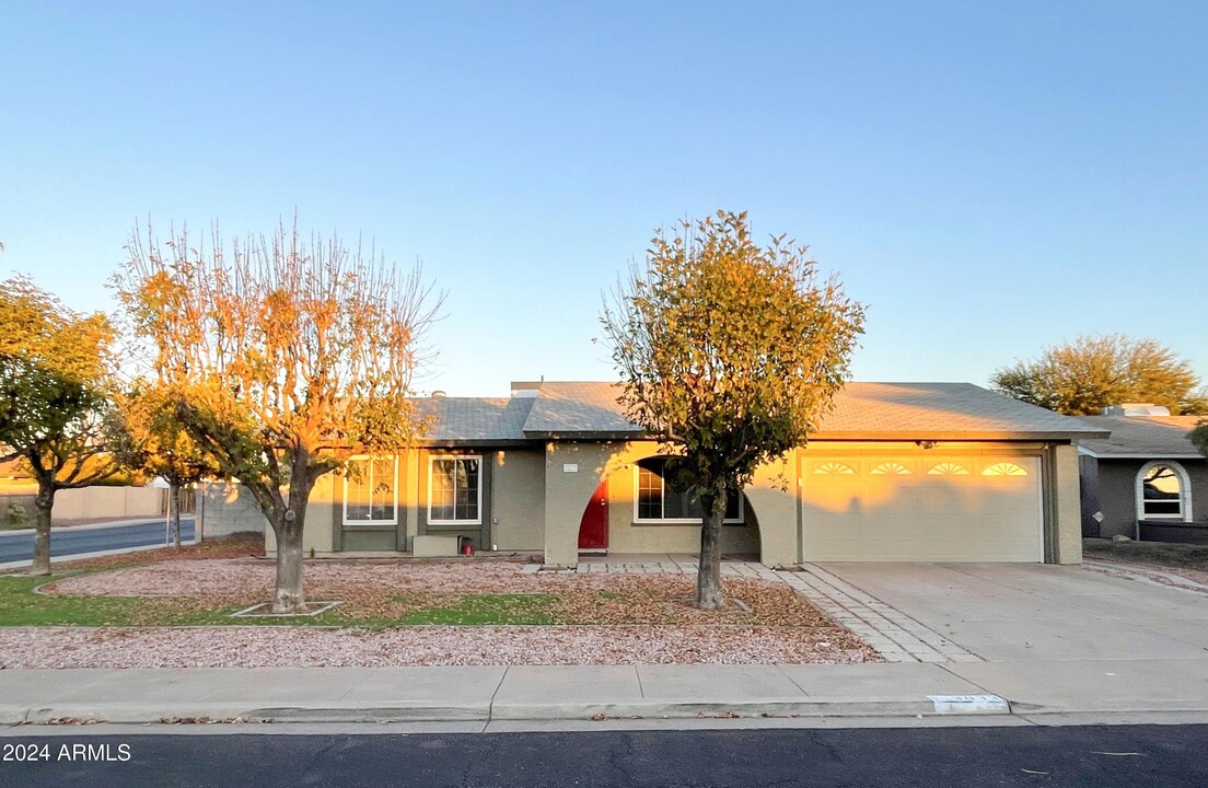 3033 S Longmore in Mesa, AZ - Building Photo