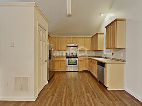 5950 Hickory Springs Dr in Norcross, GA - Building Photo - Building Photo