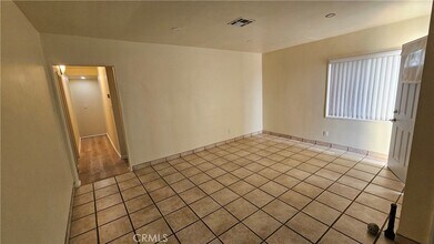 1064 W 31st St in Los Angeles, CA - Foto de edificio - Building Photo