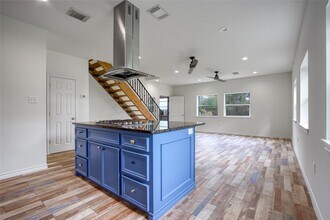 425 Campbell Rd in New Waverly, TX - Building Photo - Building Photo