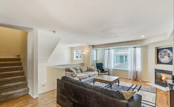 16227 Northup Way in Bellevue, WA - Building Photo - Building Photo