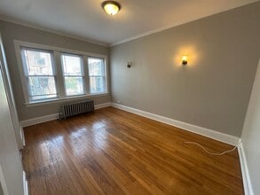 2204 N Avers Ave, Unit 2A in Chicago, IL - Building Photo - Building Photo