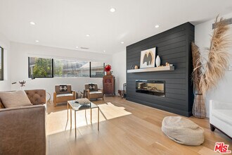 8547 Shoup Ave in Los Angeles, CA - Building Photo - Building Photo