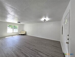 610 W Washington Ave in Copperas Cove, TX - Building Photo - Building Photo