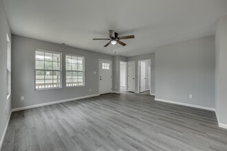 102 Dameron Rd in Bessemer City, NC - Building Photo - Building Photo
