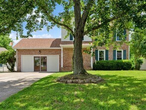 1025 Roedeer Dr in Clarksville, TN - Building Photo - Building Photo
