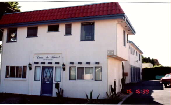 Casa De Hurst Apartments in Ventura, CA - Foto de edificio - Building Photo