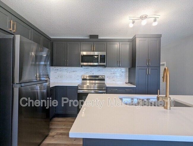 980 Stillwater Blvd NW in Edmonton, AB - Building Photo - Building Photo