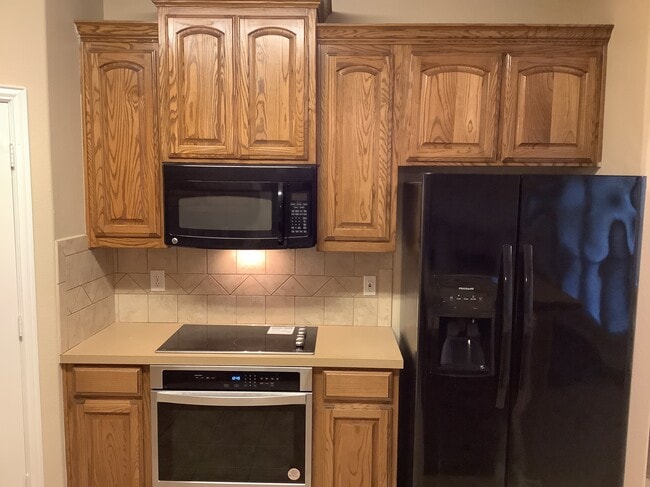 515 Cool Meadow Ct in Desoto, TX - Building Photo - Building Photo