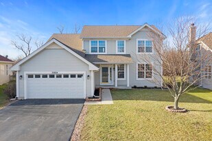 32804 Bending Creek Road in Lakemoor, IL - Building Photo