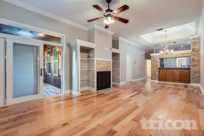 property at 1668 Woodland Dr