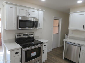 3813 W Meadowbrook Ave in Phoenix, AZ - Building Photo - Building Photo