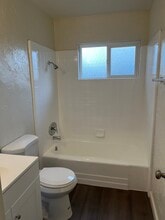 1020 S Farber Ave in Glendora, CA - Foto de edificio - Building Photo