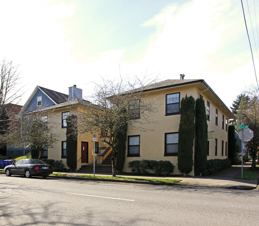 1635 NW 25th Ave in Portland, OR - Building Photo