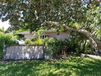 195 SE 10th St in Deerfield Beach, FL - Foto de edificio - Building Photo