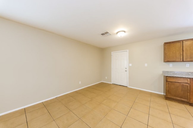 property at 1517 W Hadley St