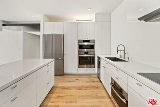 515 Ocean Ave, Unit 303N in Santa Monica, CA - Building Photo - Building Photo