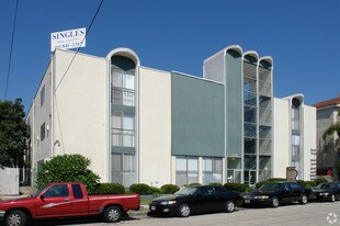 1 Bedroom Park East Apartments For Rent Culver City Ca 3831 Vinton Ave Apartments