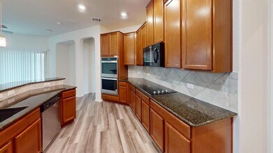 2100 Iron Rail Terrace in Round Rock, TX - Building Photo - Building Photo