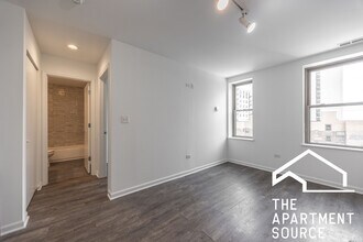 940 W Winona St in Chicago, IL - Building Photo - Building Photo