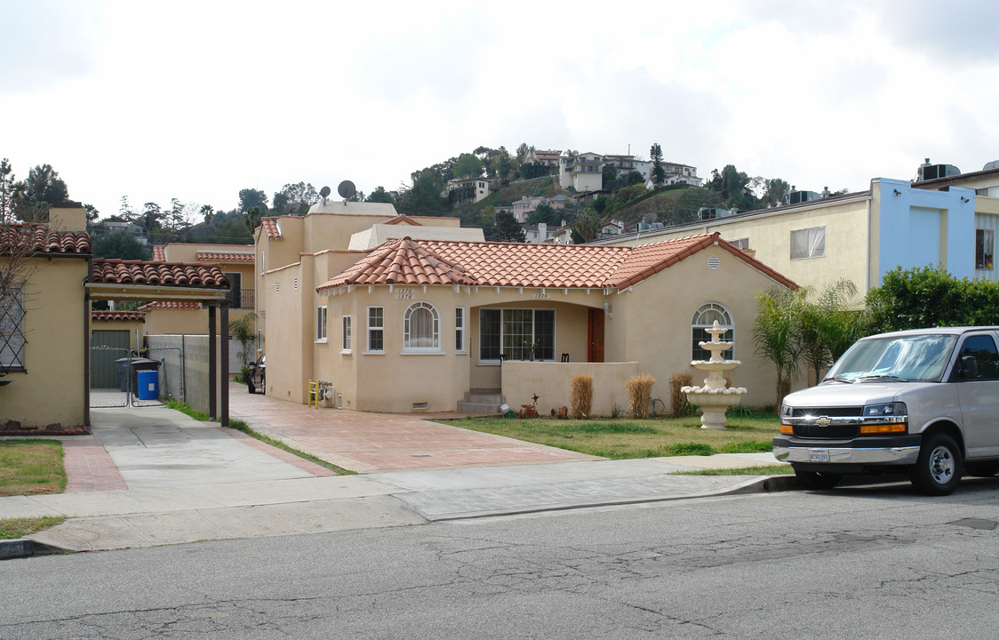 1376 E Garfield Ave in Glendale, CA - Building Photo