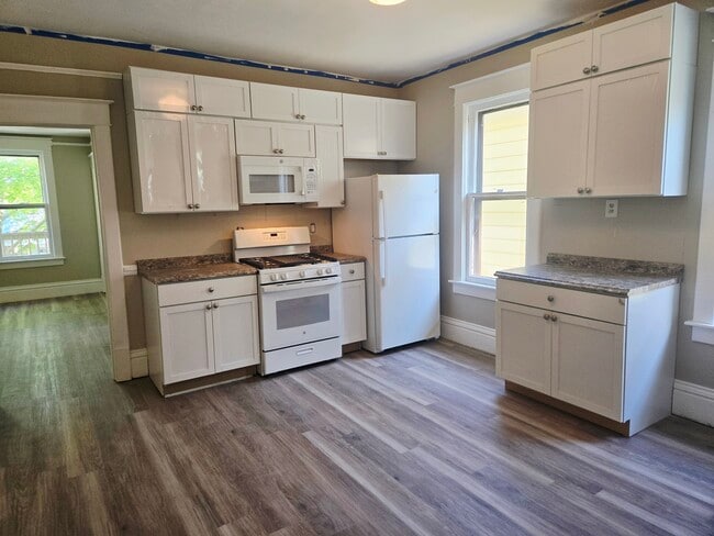 1647 S 63rd St, Unit 1647 S. 63rd St. in West Allis, WI - Foto de edificio - Building Photo