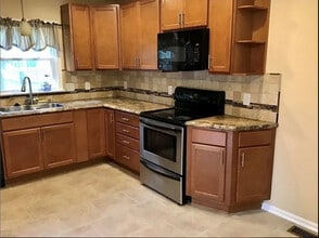 6337 Tuttle Ave in Norfolk, VA - Building Photo - Building Photo