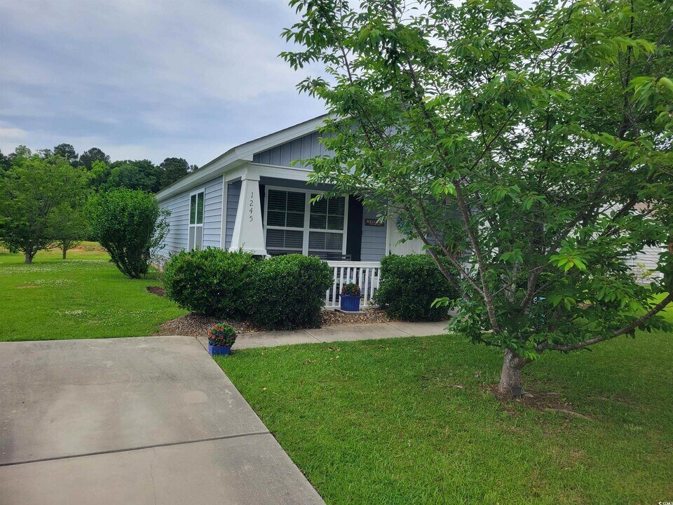 1245 Pine Ridge St in Conway, SC - Building Photo