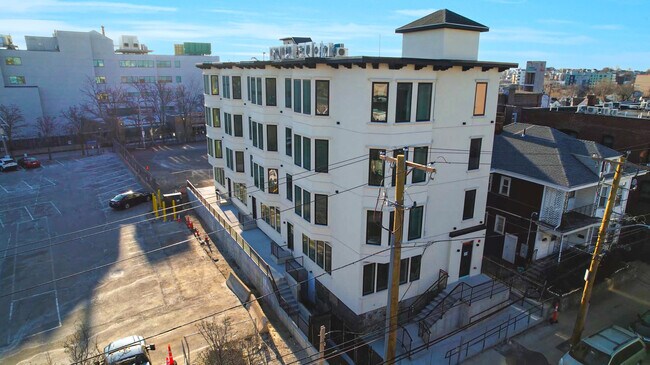 1510 N Shore Rd, Unit 403 in Revere, MA - Building Photo - Building Photo