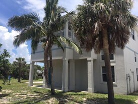 120 Ibis Dr in Melbourne Beach, FL - Building Photo