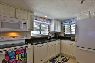 5301 S Atlantic Ave in New Smyrna Beach, FL - Building Photo - Building Photo