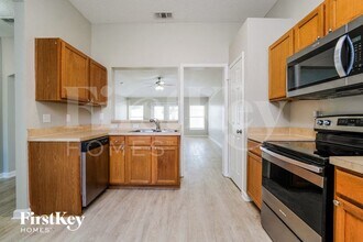 833 Oak Arbor Cir in St. Augustine, FL - Foto de edificio - Building Photo