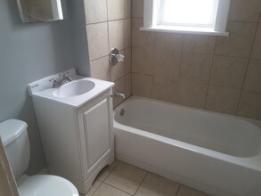 3213 W Warren Blvd-Unit -3rd in Chicago, IL - Building Photo - Building Photo