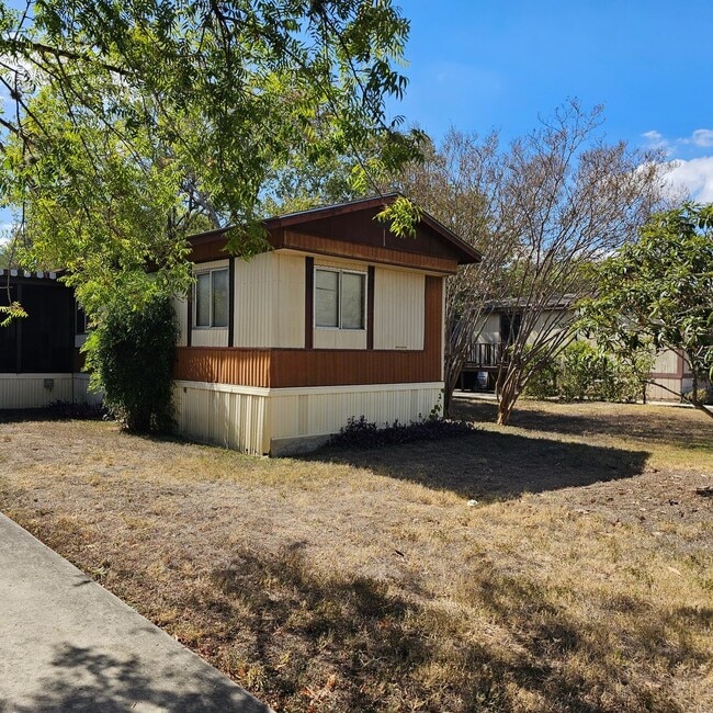 161 E Grn Vly in New Braunfels, TX - Building Photo - Building Photo