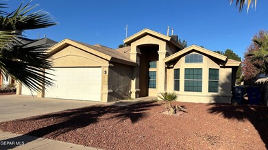 1513 Paseo Unido St in El Paso, TX - Foto de edificio - Building Photo