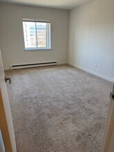 2260 N Summit Ave, Unit 309 in Milwaukee, WI - Foto de edificio - Building Photo