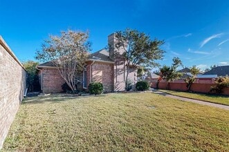 811 Oakway Ct in Richardson, TX - Building Photo - Building Photo