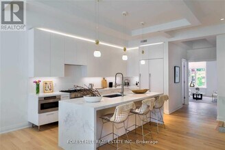 25B Lascelles Blvd in Toronto, ON - Building Photo - Building Photo