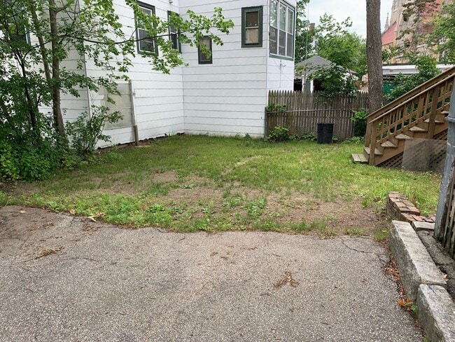 39 Warren St, Unit 1st Floor in Concord, NH - Foto de edificio - Building Photo